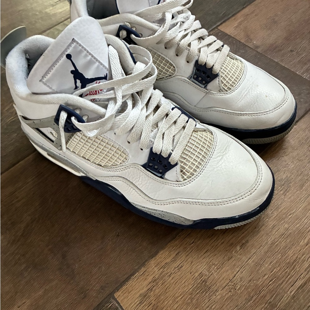 Jordan Men's Sneakers in White and Navy